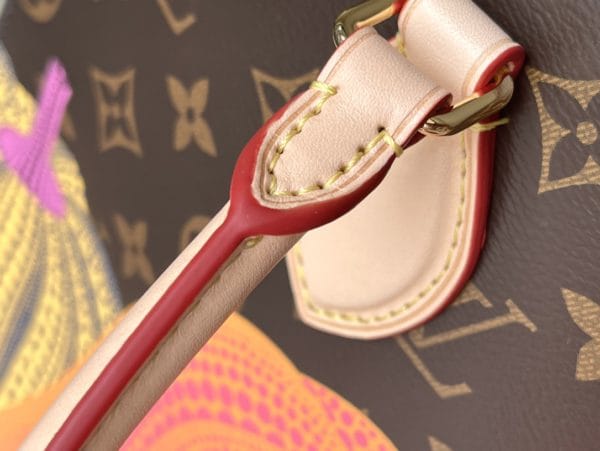 Louis Vuitton ONTHEGO Handbag - Image 9